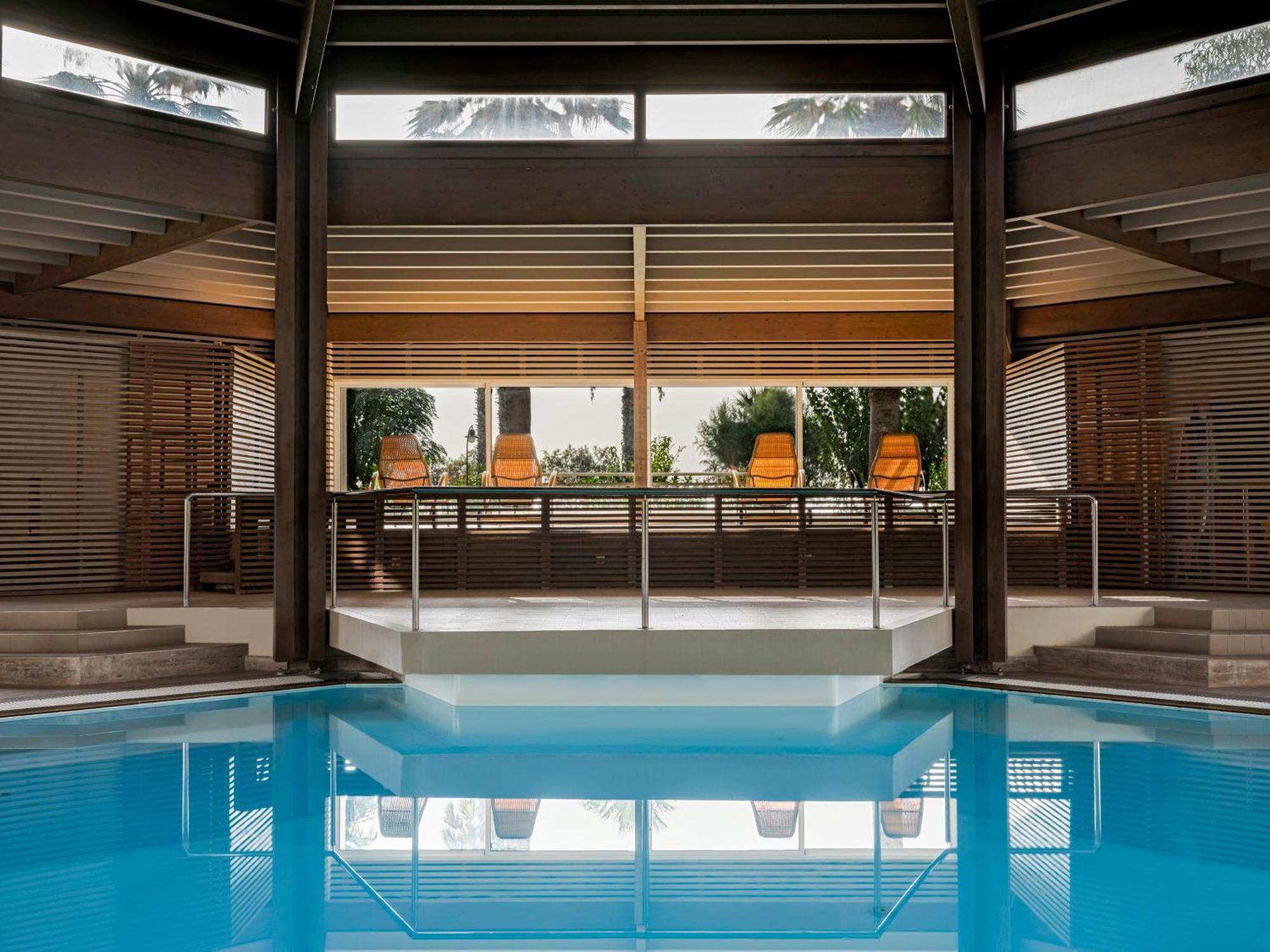 Esperos Palace & Hotel 4*